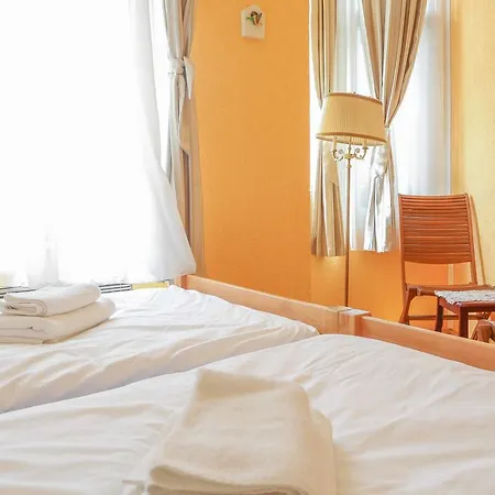 Gasthuis Pigeon Square 2*