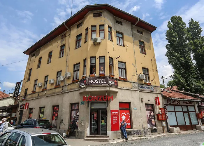 Pigeon Square Guest house 2*